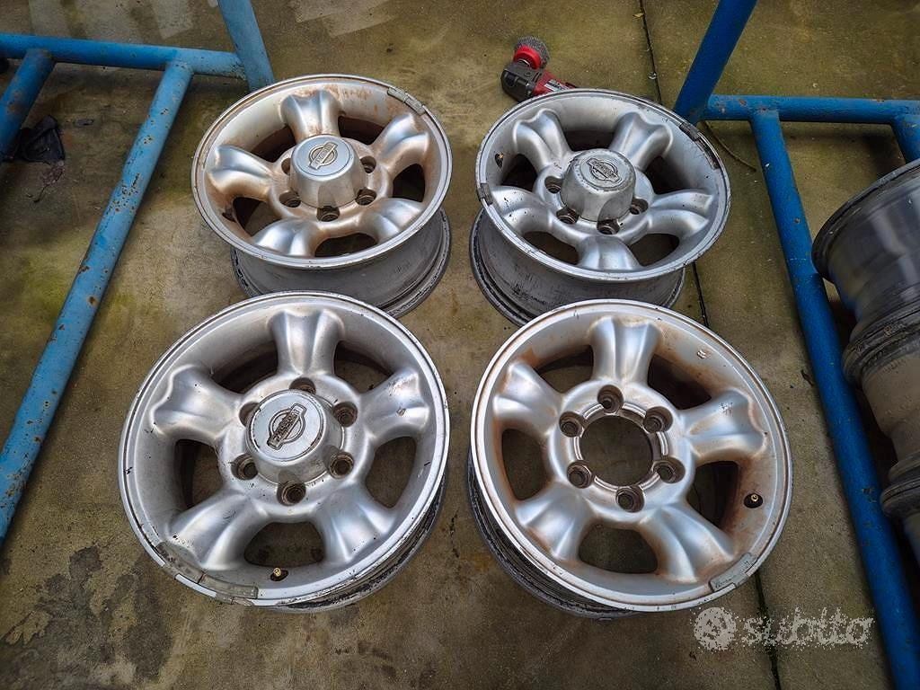 Cerchi In Lega Da 15" Per Nissan Terrano 2