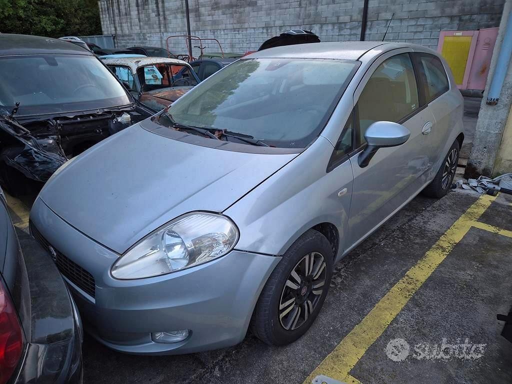 Fiat Grande Punto 3 Porte Demolita - Per Ricambi