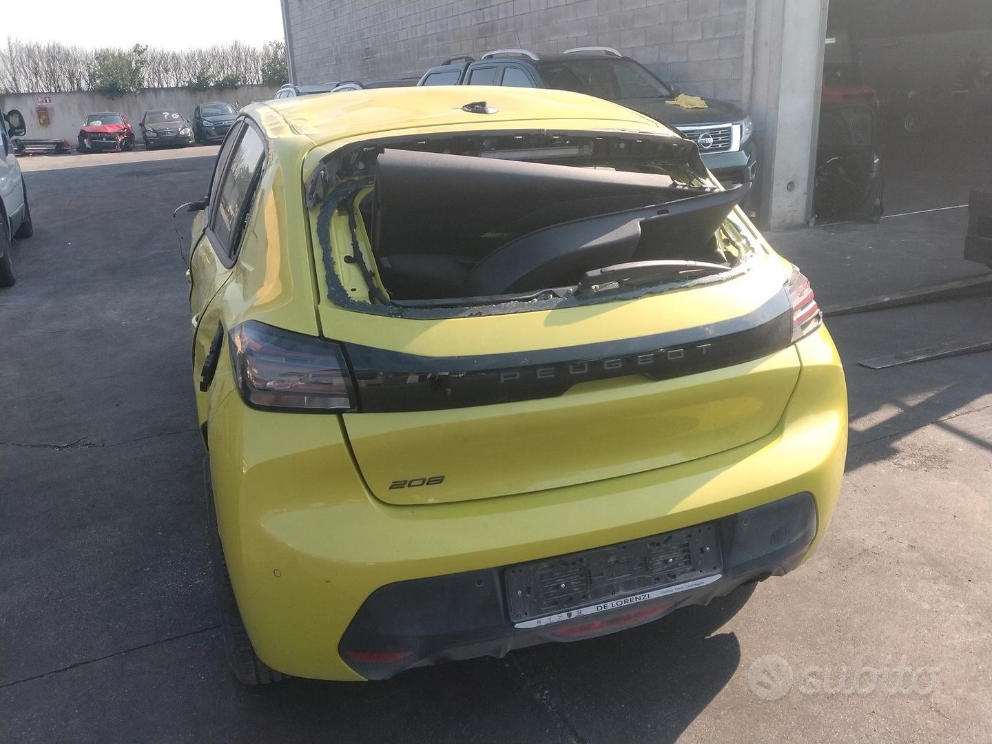 Peugeot 208 2024 demolito per ricambi