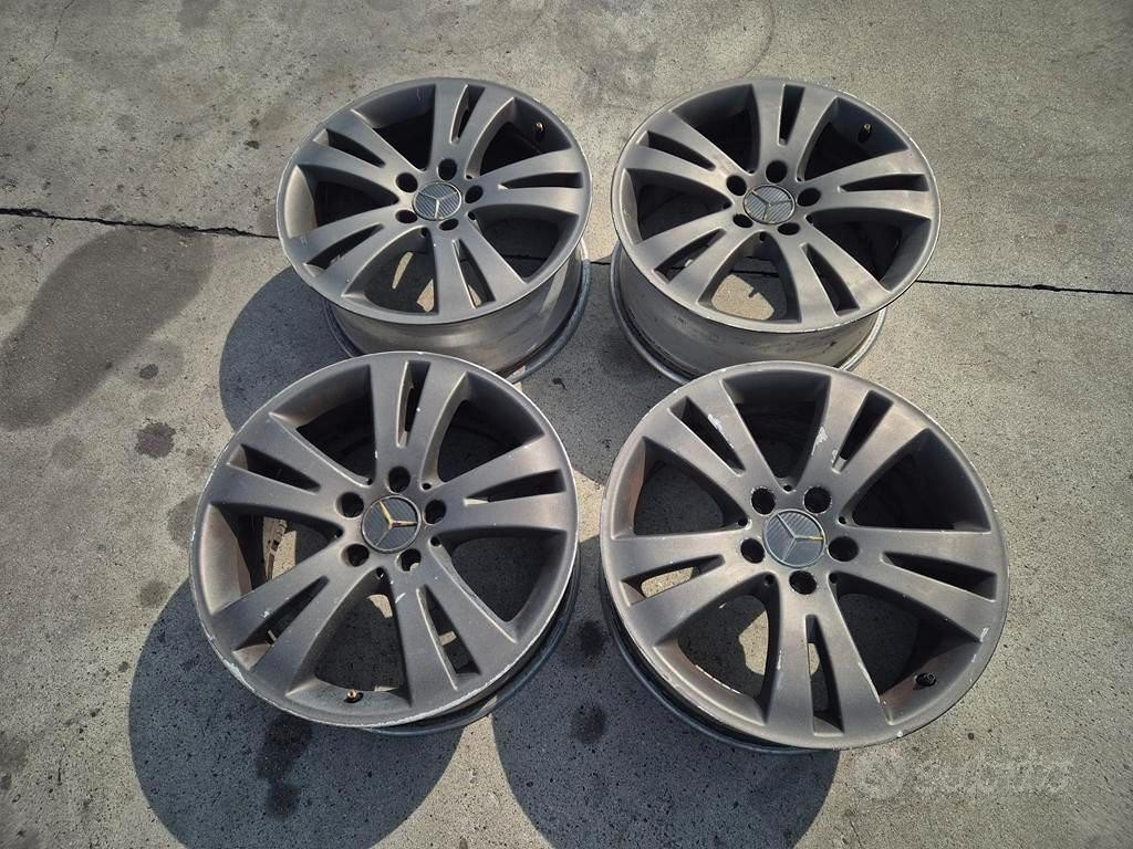 Cerchi In Lega Da 17" Per Mercedes Classe C W204