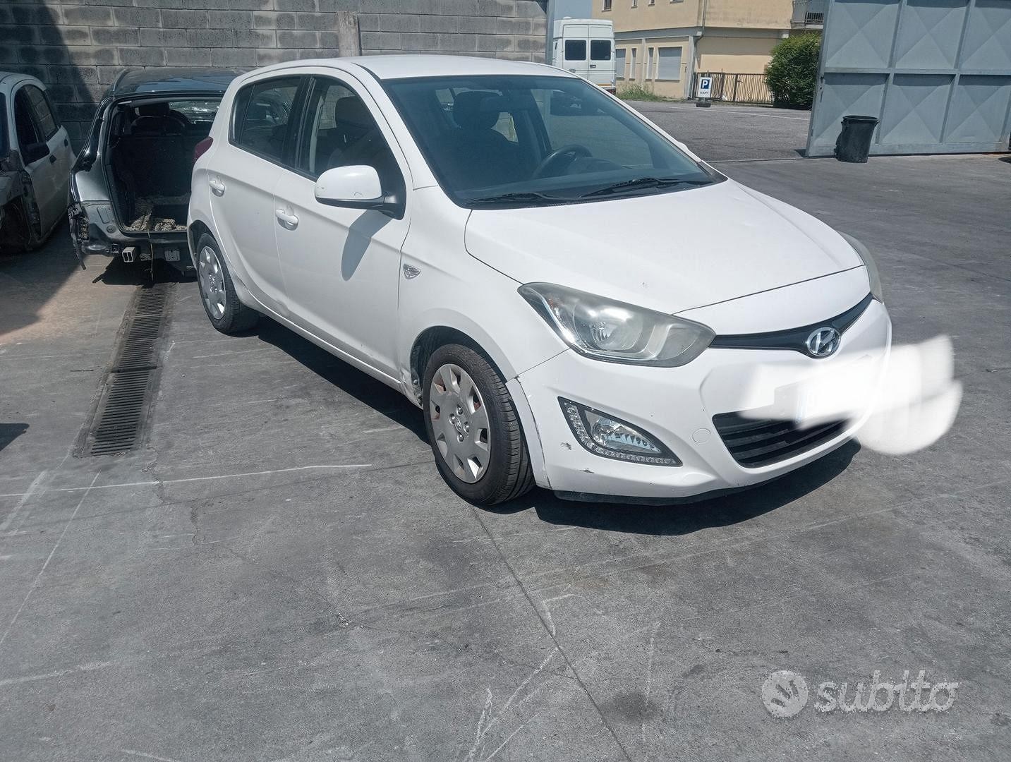 Hyundai i20 2012 benzina demolita per ricambi