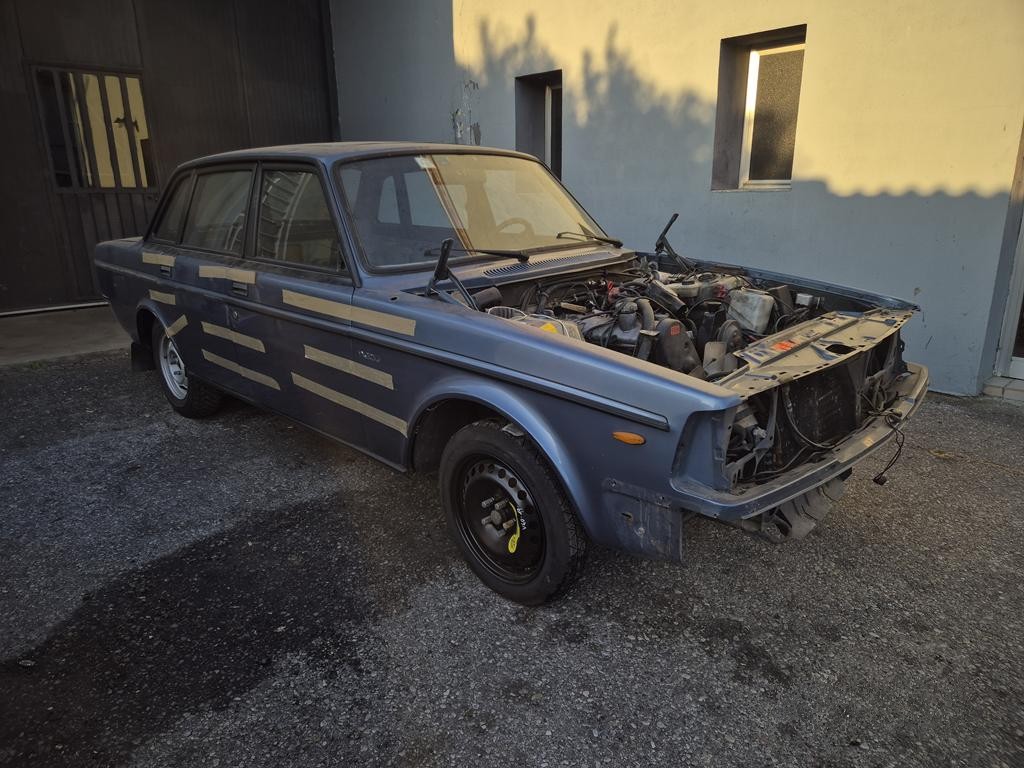 Volvo 240 - 244 Turbo Berlina Demolita - Ricambi