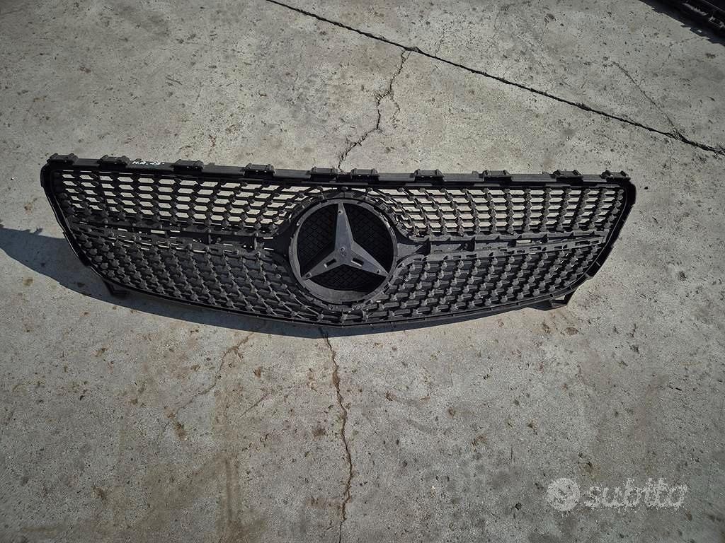 Griglia Centrale Paraurti Per Mercedes CLA 2015