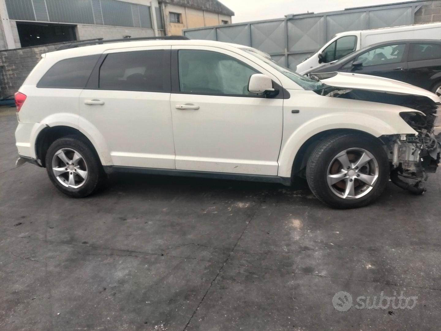 fiat Freemont 2.0td demolito per ricambi