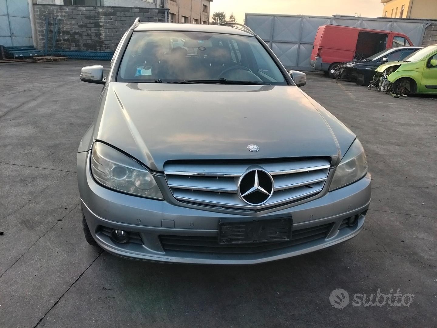Mercedes classe C w204 2008 demolito per ricambi