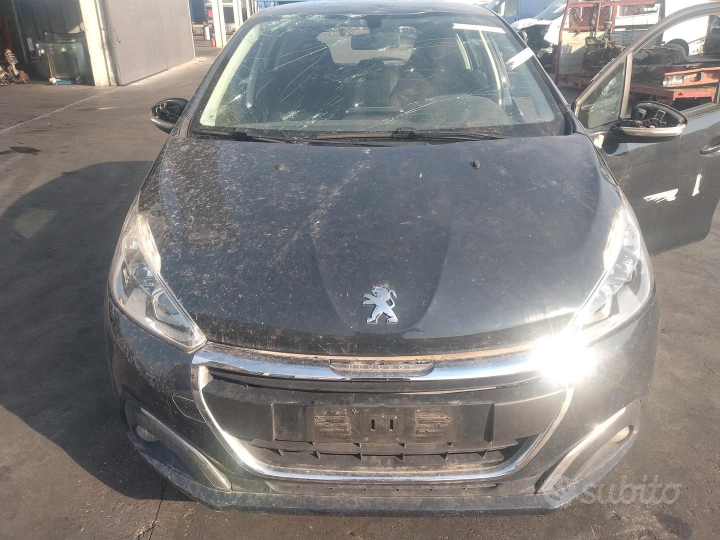 PEUGEOT 208 2017 1.2 BENZINA HM01 DEMOLITO RICAMBI